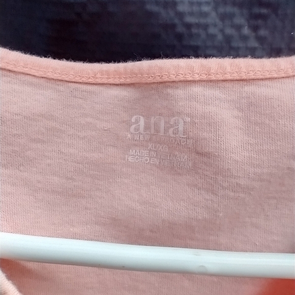Women's ana peach tank top. Size XL. - Picture 3 of 3